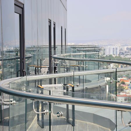 Baruk Guadalajara Hotel De Autor 外观 照片 A glass balustrade