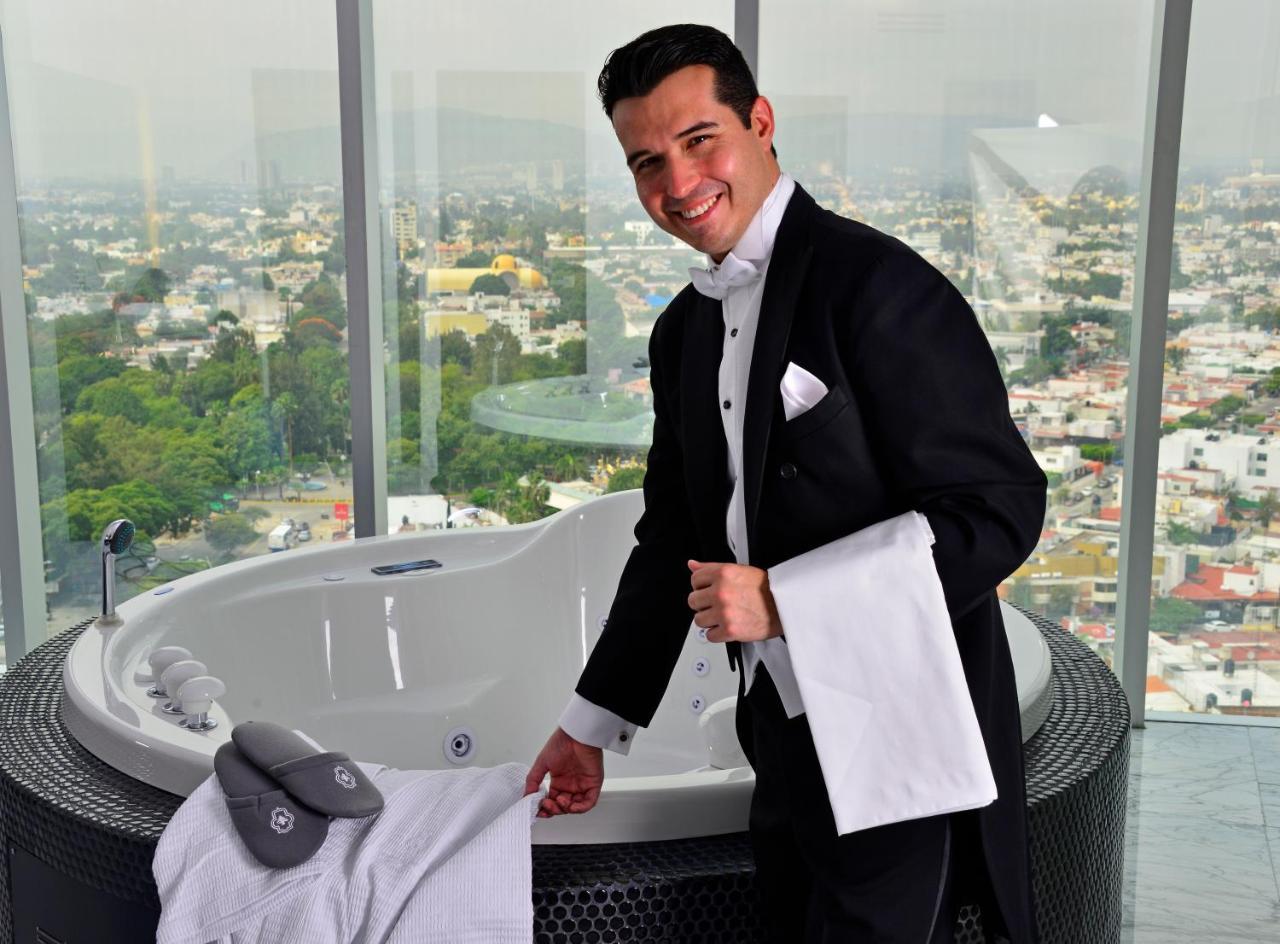 Baruk Guadalajara Hotel De Autor 外观 照片 A butler in a hotel
