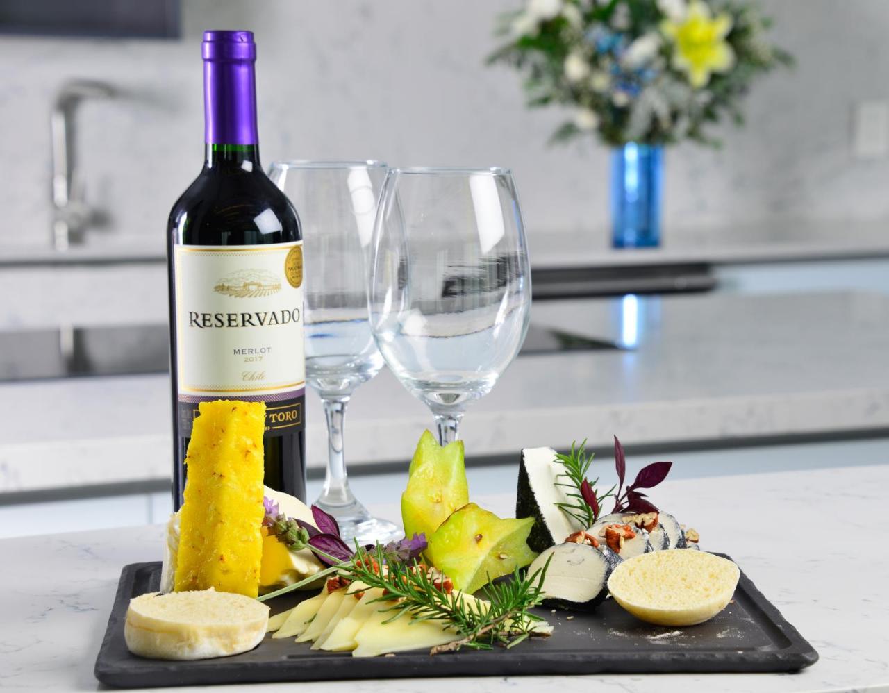 Baruk Guadalajara Hotel De Autor 外观 照片 A wine and cheese pairing