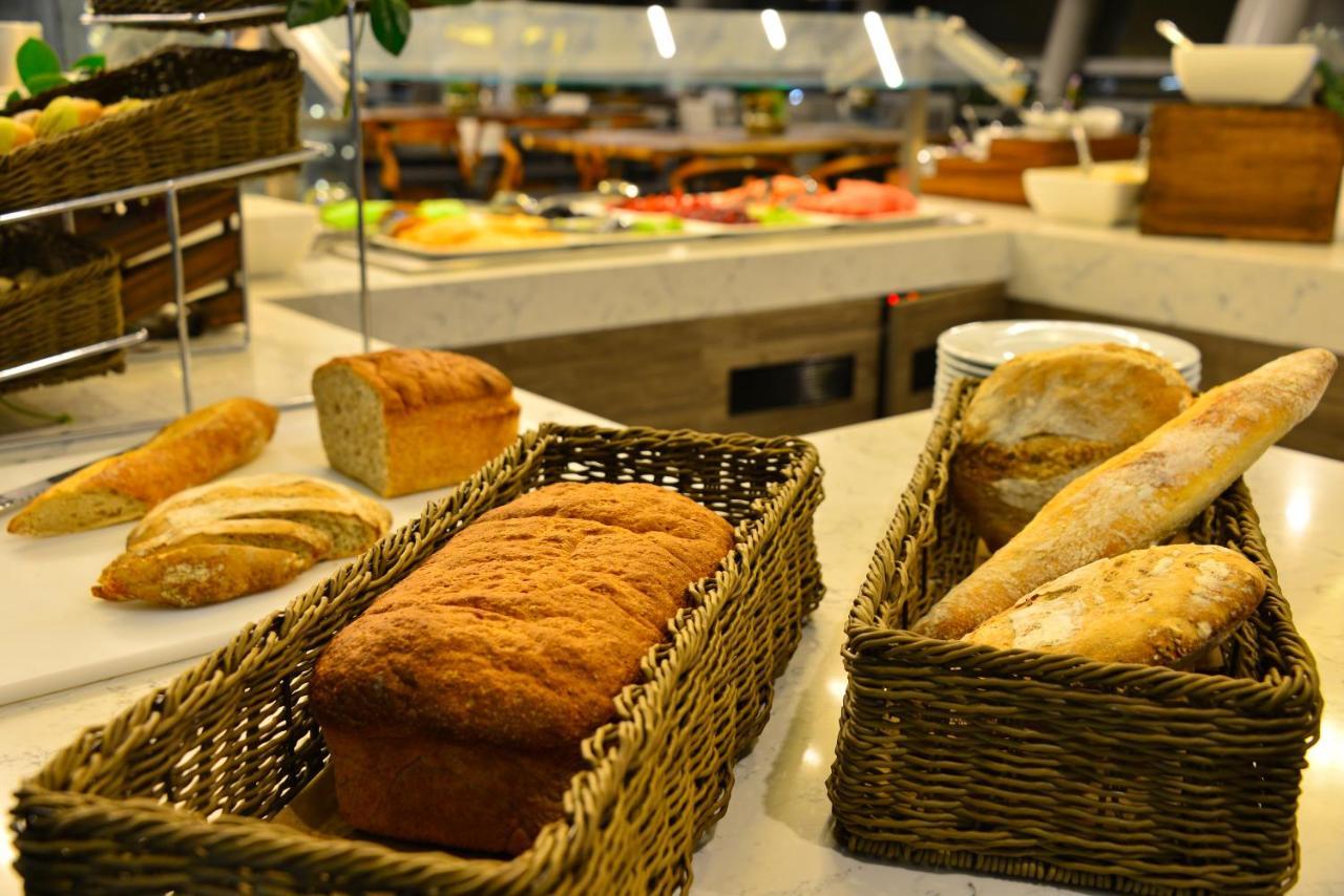 Baruk Guadalajara Hotel De Autor 外观 照片 Bread at a buffet